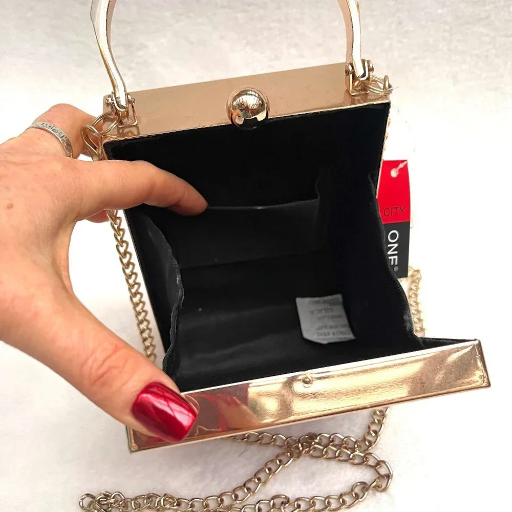 NWT Applique face Acrylic clutch/crossbody bag - Picture 11 of 13